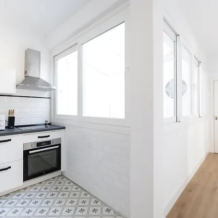 Spacious Bright Palace -1bedroom-terrace-center *