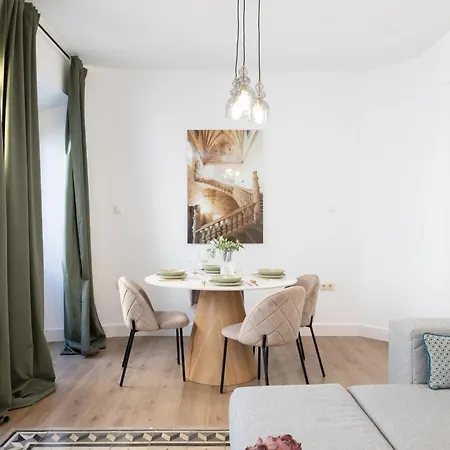 Spacious Bright Palace -1bedroom-terrace-center