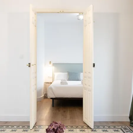 Spacious Bright Palace -1bedroom-terrace-center Apartment *