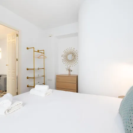 Spacious Bright Palace -1bedroom-terrace-center