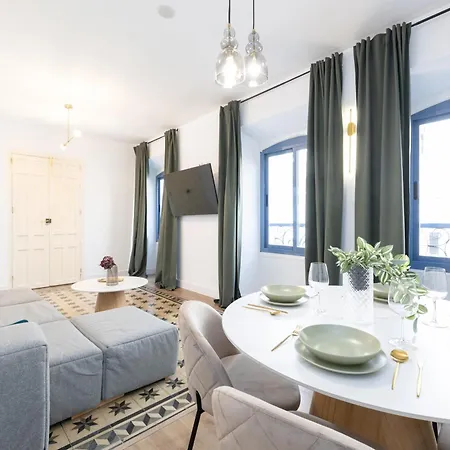 Apartment Spacious Bright Palace -1bedroom-terrace-center